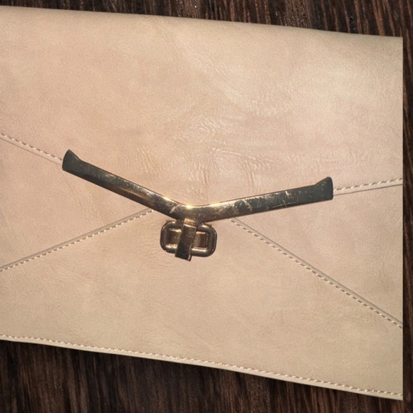 Urban Expressions Tan Crossbody Shoulder Purse Gold Chain Strap - Picture 2 of 3